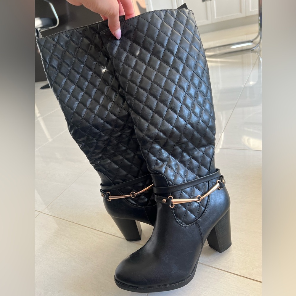 Chic Black Quilted Heeled Boots
